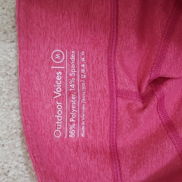 Outdoor Voices~Woman Size M~in Flamingo Pink 7/8 lengths Leggings. - Picture 9 of 15